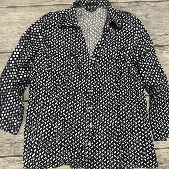 Lands End Women’s No Iron Pinpoint Oxford Dress Shirt Size 14 - Picture 1 of 3
